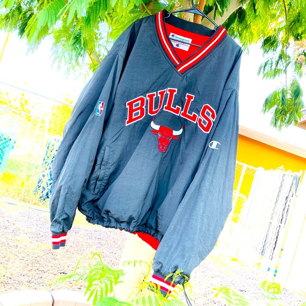 90’s Champion Chi Bulls Reverse CrewNeck Size XL2